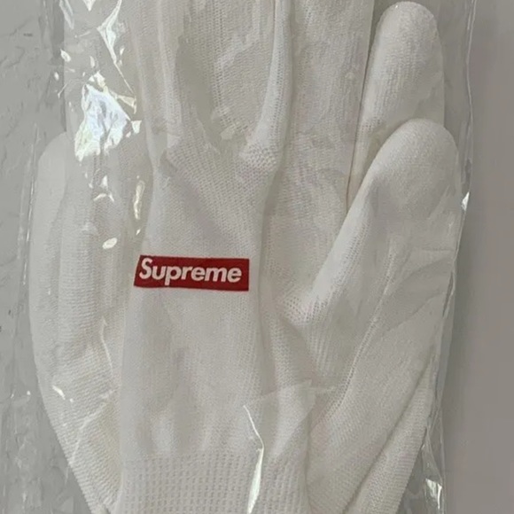 SUPREME rubberized gloves 1 pair NWOT - Picture 6 of 6